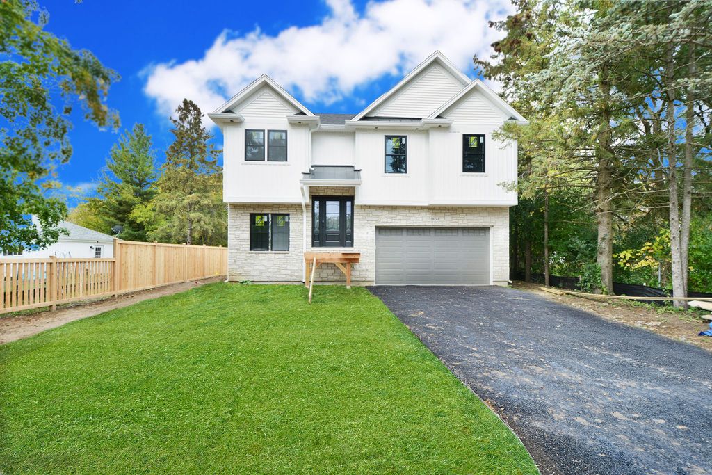 Photo for 28722 N Madison Avenue, Wauconda, IL 60084 (MLS # 12501829)