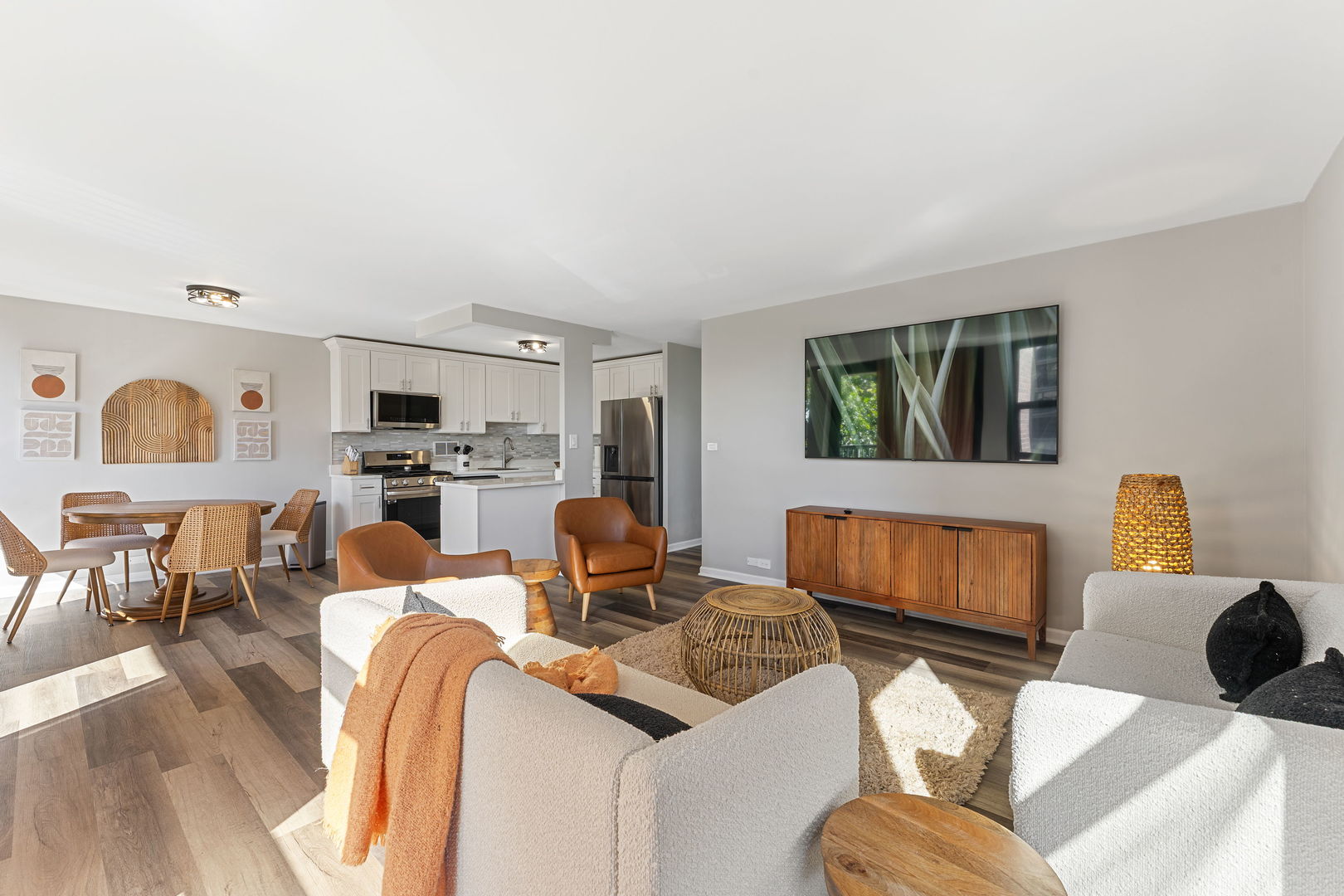 2941 S Michigan Avenue 407