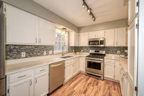 Tiny photo for 662 Nichole Lane, Geneva, IL 60134 (MLS # 12449432)