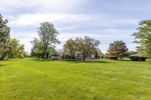 Tiny photo for 11 LAKE VIEW Road, Hawthorn Woods, IL 60047 (MLS # 12667490)