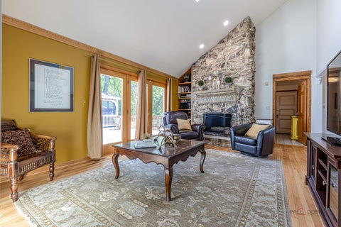 Tiny photo for 11 LAKE VIEW Road, Hawthorn Woods, IL 60047 (MLS # 12667490)