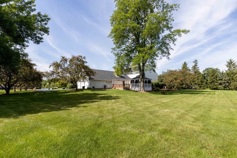 Tiny photo for 11 LAKE VIEW Road, Hawthorn Woods, IL 60047 (MLS # 12667490)