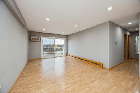 Tiny photo for 8480 W 103rd Terrace #301, Palos Hills, IL 60465 (MLS # 12518035)