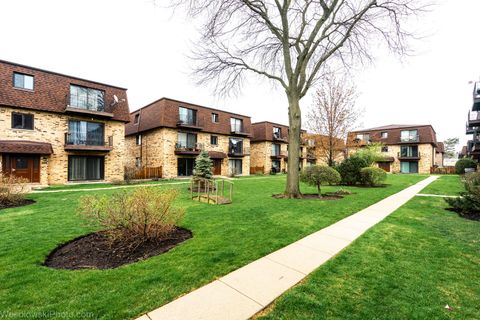 Photo of 9802 Bianco Terrace #1A, Des Plaines, IL 60016 (MLS # 12595719)