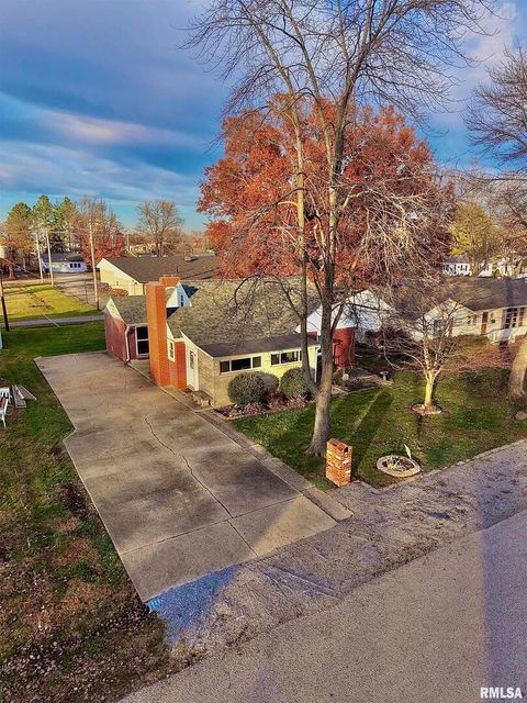Tiny photo for 222 HICKORY Street, Flora, IL 62839 (MLS # EB460561)