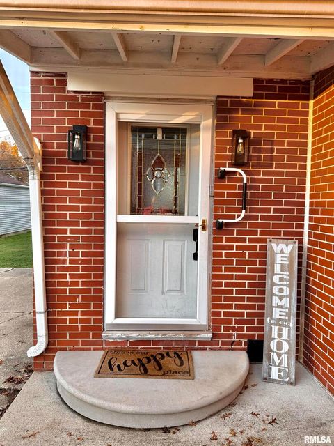 Tiny photo for 222 HICKORY Street, Flora, IL 62839 (MLS # EB460561)