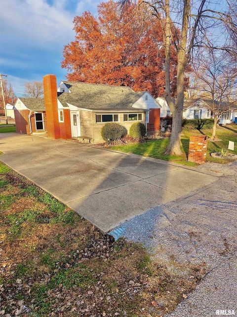 Tiny photo for 222 HICKORY Street, Flora, IL 62839 (MLS # EB460561)