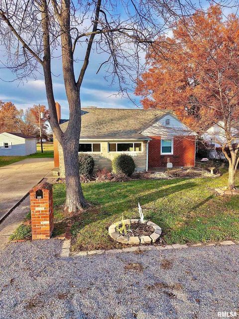 Tiny photo for 222 HICKORY Street, Flora, IL 62839 (MLS # EB460561)