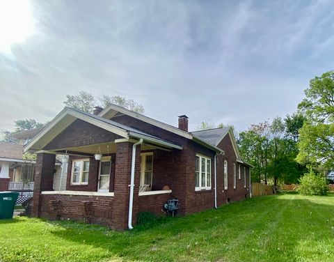 Tiny photo for 657 W Wood Street, Decatur, IL 62522 (MLS # 12035954)
