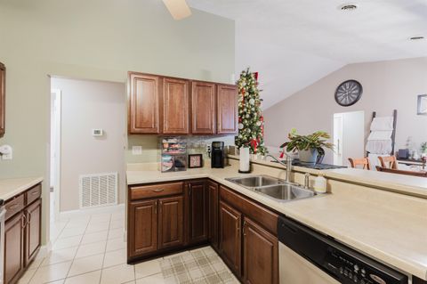 Tiny photo for 1505 Hawkeye Court, Cartervill, IL 62918 (MLS # 100000039)