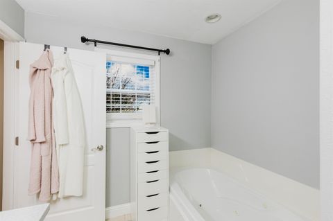 Tiny photo for 1505 Hawkeye Court, Cartervill, IL 62918 (MLS # 100000039)