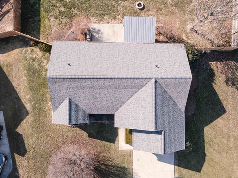 Tiny photo for 1505 Hawkeye Court, Cartervill, IL 62918 (MLS # 100000039)