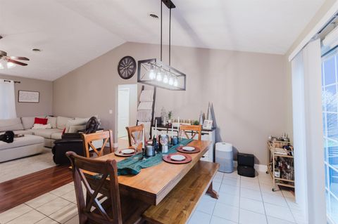 Tiny photo for 1505 Hawkeye Court, Cartervill, IL 62918 (MLS # 100000039)