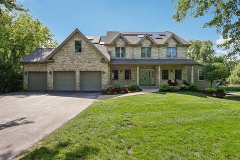 Photo of 374 Sharon Drive, Barrington, IL 60010 (MLS # 12694422)