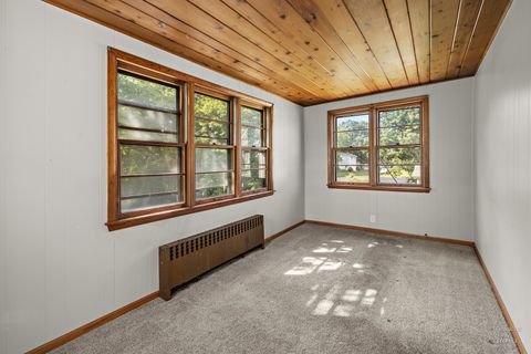 Tiny photo for 84 N Walkup Avenue, Crystal Lake, IL 60014 (MLS # 12423955)