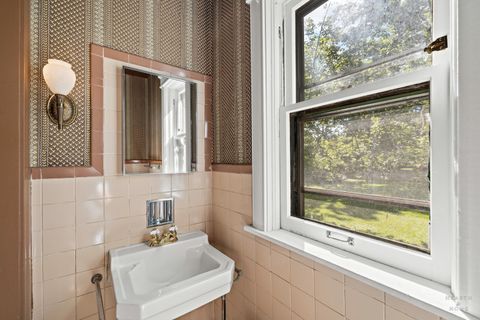 Tiny photo for 84 N Walkup Avenue, Crystal Lake, IL 60014 (MLS # 12423955)