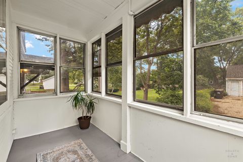 Tiny photo for 84 N Walkup Avenue, Crystal Lake, IL 60014 (MLS # 12423955)