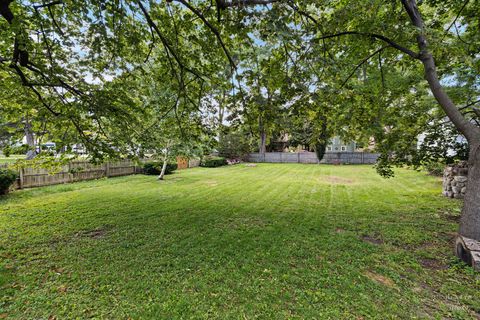 Tiny photo for 84 N Walkup Avenue, Crystal Lake, IL 60014 (MLS # 12423955)