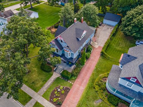 Tiny photo for 84 N Walkup Avenue, Crystal Lake, IL 60014 (MLS # 12423955)