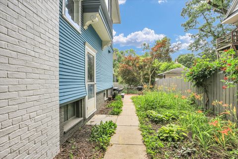 Tiny photo for 603 W Illinois Street, Urbana, IL 61801 (MLS # 12672456)
