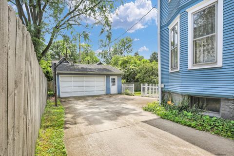 Tiny photo for 603 W Illinois Street, Urbana, IL 61801 (MLS # 12672456)