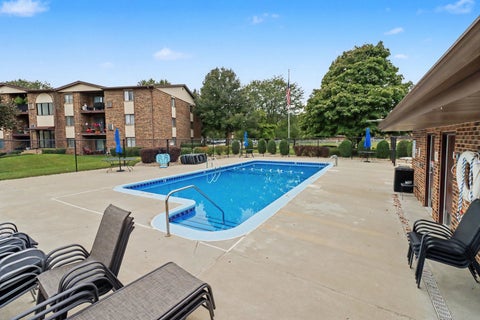 Tiny photo for 14033 S Laramie Avenue #420, Crestwood, IL 60418 (MLS # 12770202)