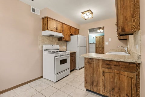 Tiny photo for 14033 S Laramie Avenue #420, Crestwood, IL 60418 (MLS # 12770202)