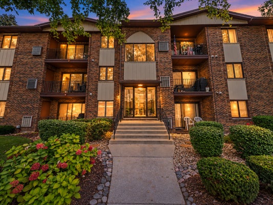 14033 LARAMIE AVE APT 420, CRESTWOOD, IL 60418 - Image 2dfae10a4eaf4aa1ab23982784a76c57/814232155