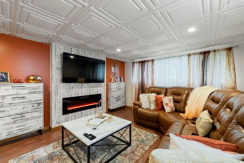 Tiny photo for 4613 Madison Avenue, Brookfield, IL 60513 (MLS # 12492200)