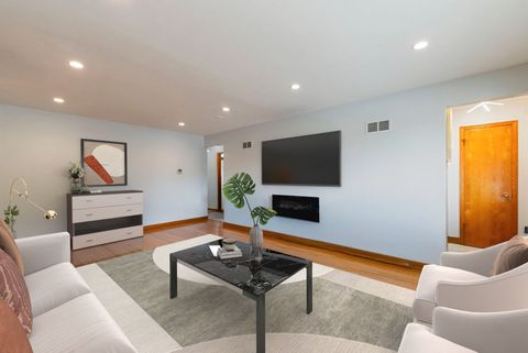 Tiny photo for 4613 Madison Avenue, Brookfield, IL 60513 (MLS # 12492200)