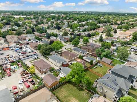 Tiny photo for 4613 Madison Avenue, Brookfield, IL 60513 (MLS # 12492200)