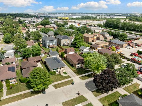 Tiny photo for 4613 Madison Avenue, Brookfield, IL 60513 (MLS # 12492200)