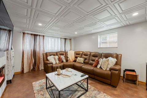 Tiny photo for 4613 Madison Avenue, Brookfield, IL 60513 (MLS # 12492200)