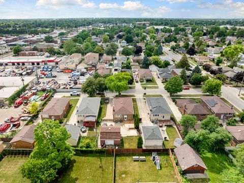 Tiny photo for 4613 Madison Avenue, Brookfield, IL 60513 (MLS # 12492200)