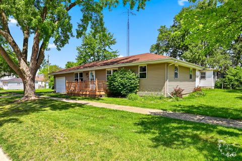 Tiny photo for 2205 W Hickory Street, Kankakee, IL 60901 (MLS # 12678261)