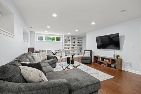 Tiny photo for 2911 N RICHMOND Street, Chicago, IL 60618 (MLS # 12678875)