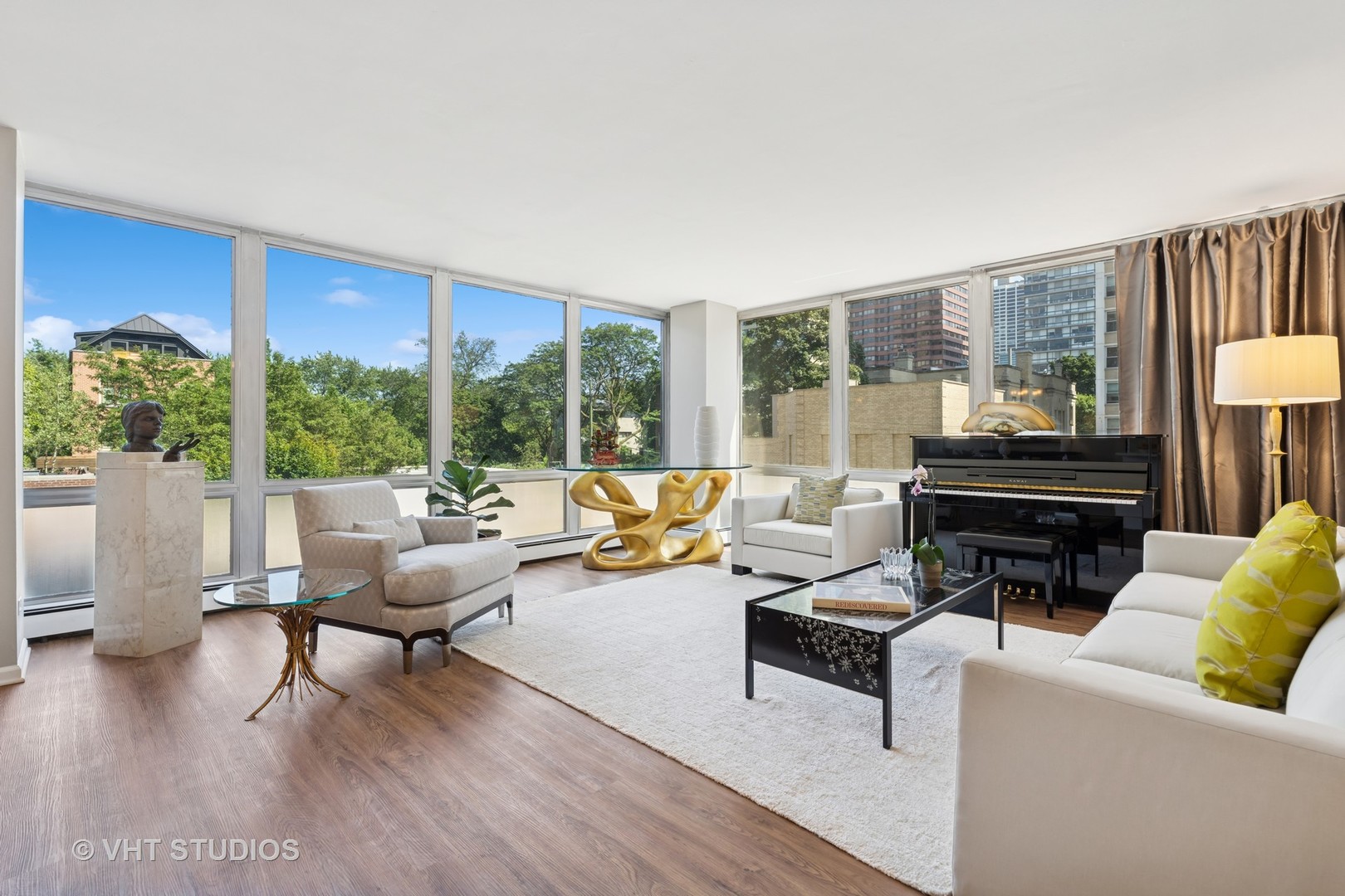 339 W Barry Avenue 3BC