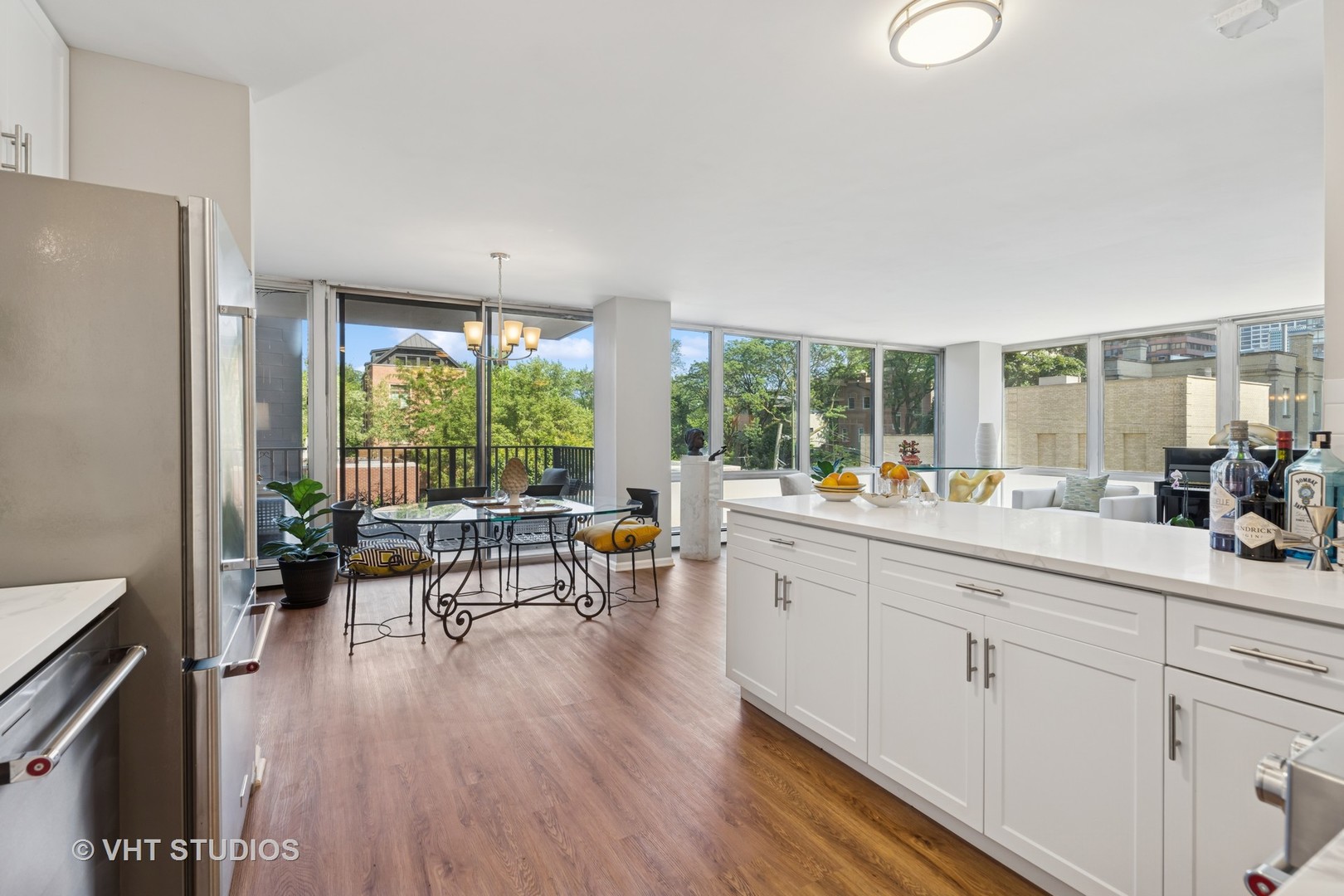 339 W Barry Avenue 3BC