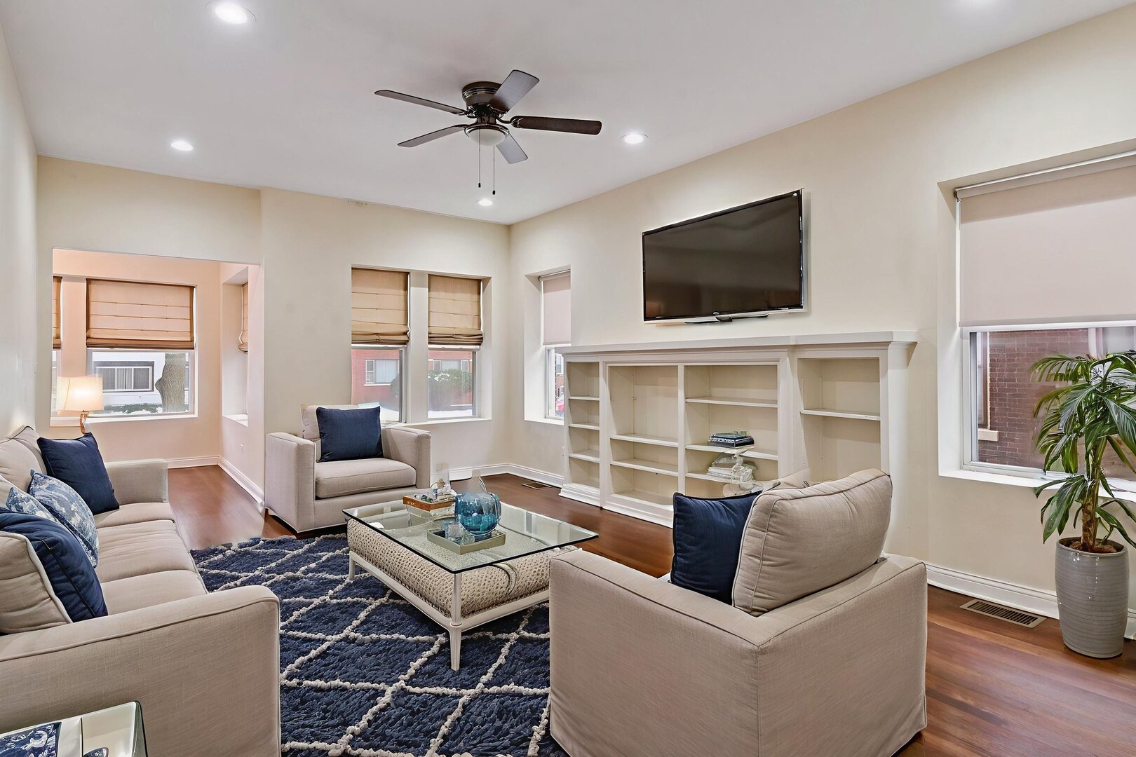 6818 S Chappel Avenue