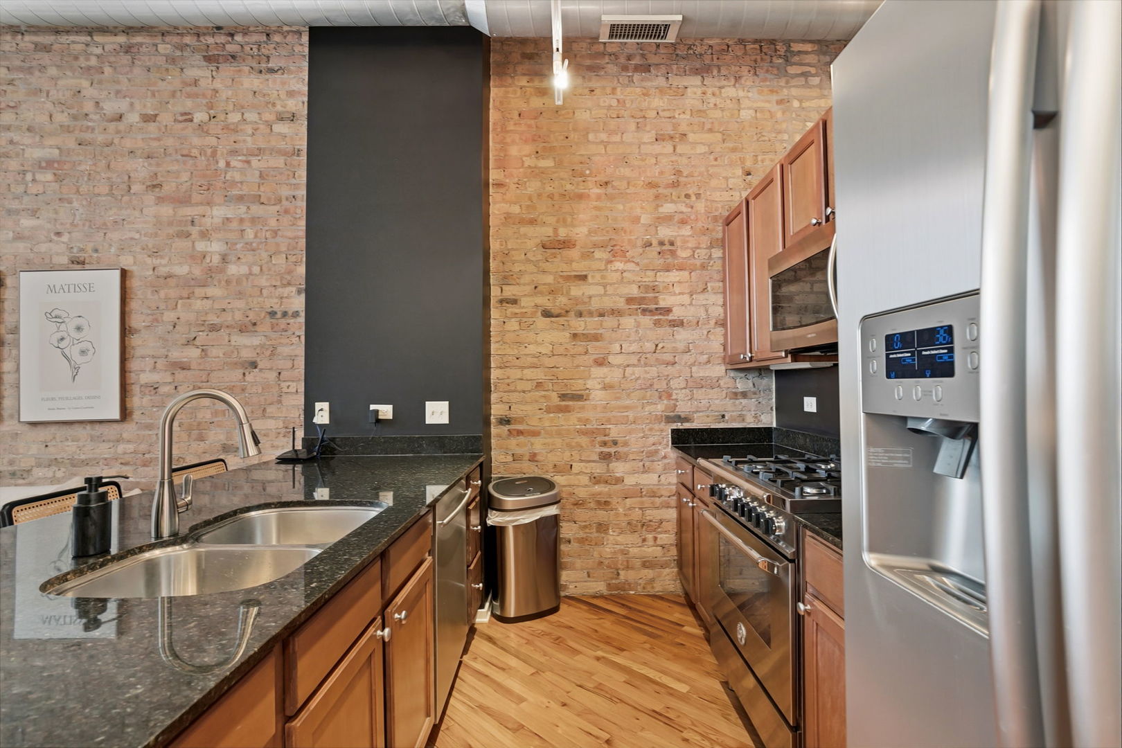 1735 N Paulina Street 204