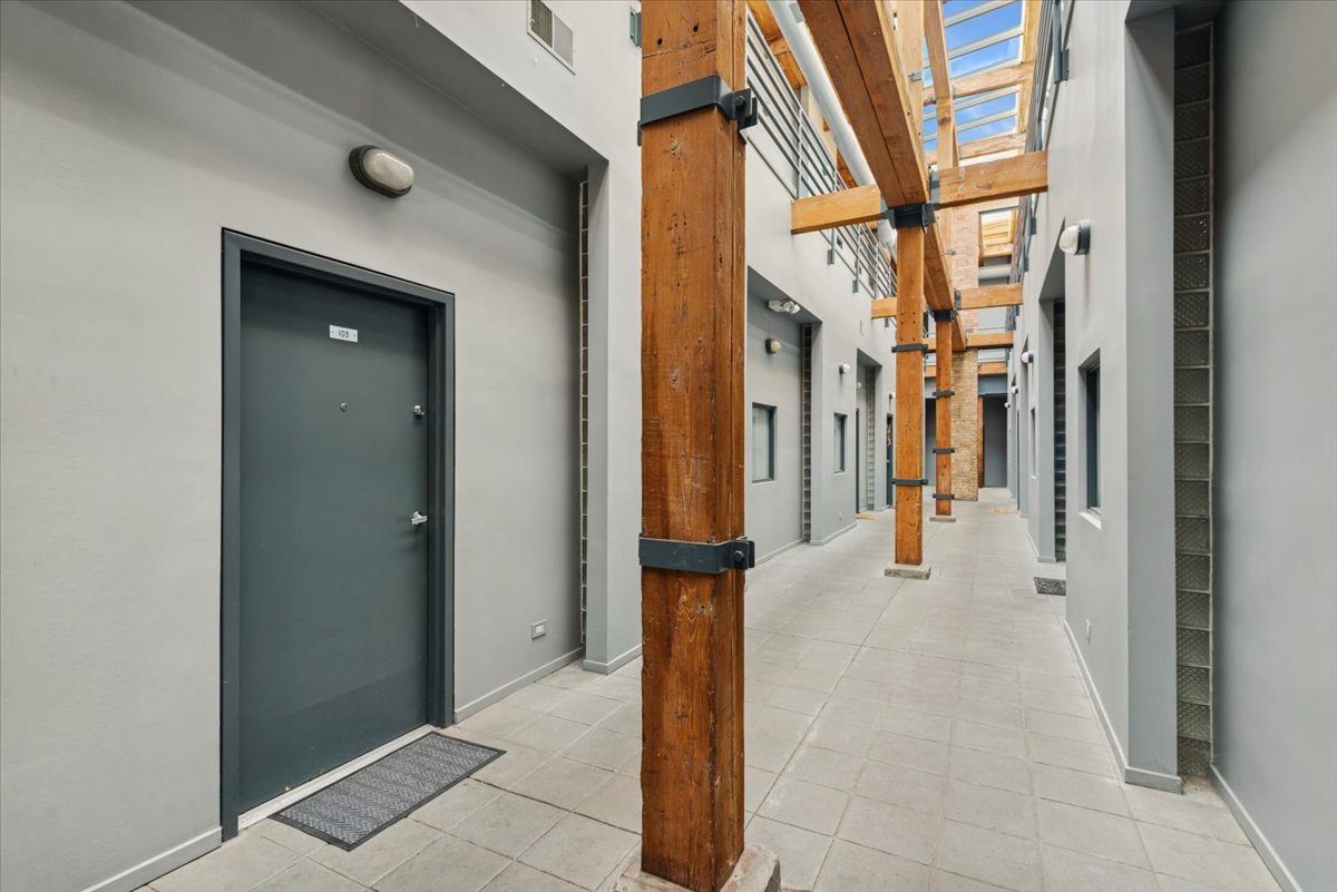 2804 N LAKEWOOD Avenue 103