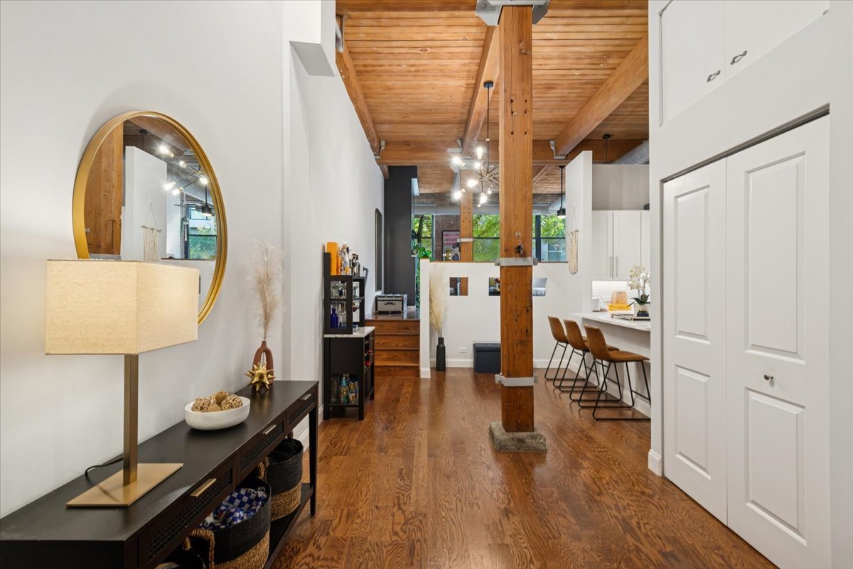 2804 N LAKEWOOD Avenue 103