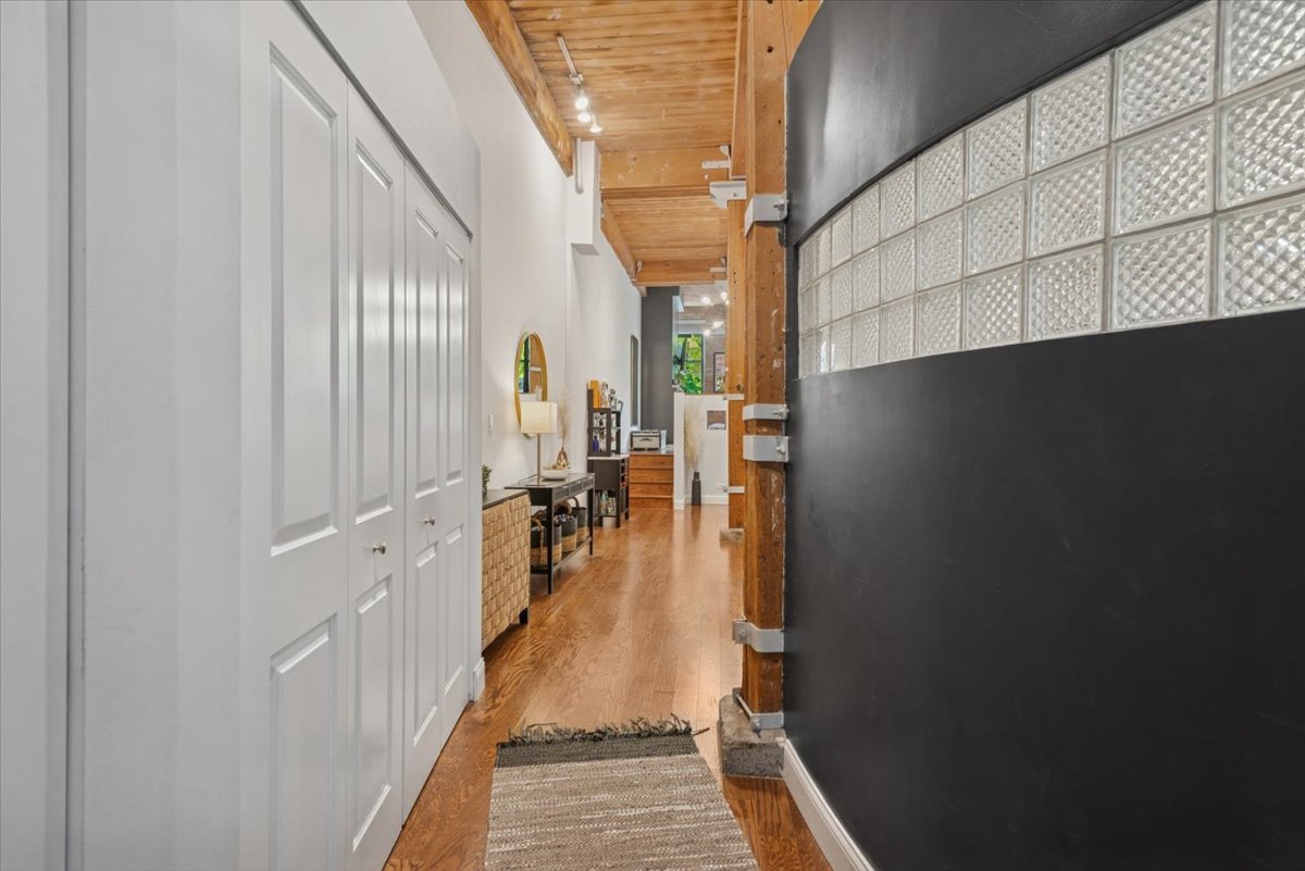 2804 N LAKEWOOD Avenue 103