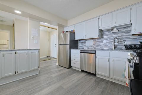 Tiny photo for 8809 W Golf Road #11D, Niles, IL 60714 (MLS # 12631073)