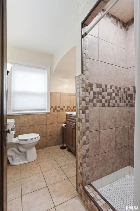 Tiny photo for 2911 21ST Avenue, Rock Island, IL 61201 (MLS # QC4269848)