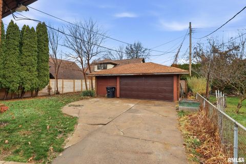 Tiny photo for 2911 21ST Avenue, Rock Island, IL 61201 (MLS # QC4269848)