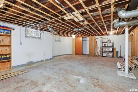 Tiny photo for 2911 21ST Avenue, Rock Island, IL 61201 (MLS # QC4269848)