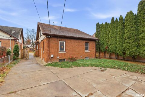 Tiny photo for 2911 21ST Avenue, Rock Island, IL 61201 (MLS # QC4269848)