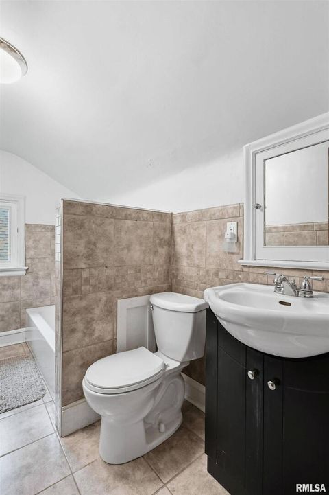 Tiny photo for 2911 21ST Avenue, Rock Island, IL 61201 (MLS # QC4269848)