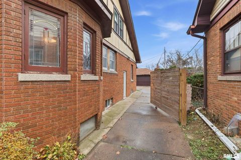 Tiny photo for 2911 21ST Avenue, Rock Island, IL 61201 (MLS # QC4269848)